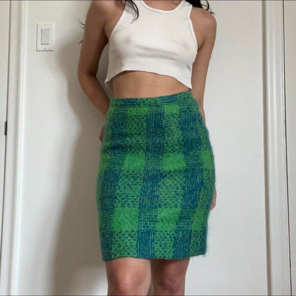 Vintage green and blue wool plaid skirt - Picture 2 of 4